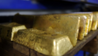 الذهب يسجل تغيرا طفيفا والبلاديوم يغادر أعلى مستوياته
