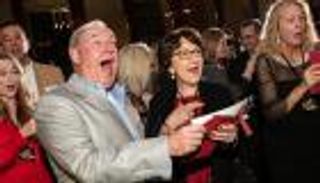 10 ملايين دولار هدية.. شركة أمريكية تفاجئ موظفيها في الكريسماس