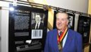 وفاة مهندس شارك في اختراع "الباركود"