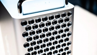 حاسوب ماك برو