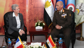 جانب من لقاء وزير الدفاع المصري مع نائبة وزيرة الدفاع الفرنسية