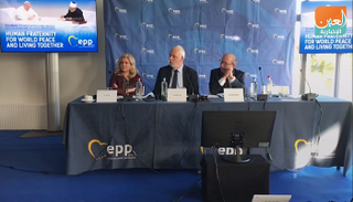 جانب من جلسات المنتدى