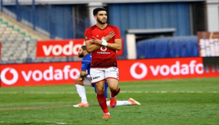 وليد أزارو مهاجم الأهلي