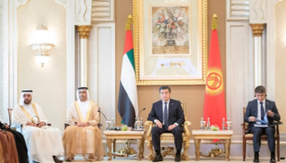 رئيس قيرغيزستان خلال لقائه بغرفة أبوظبي