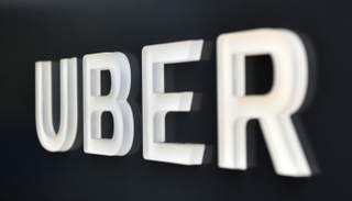 "أوبر" تعد بتدابير جديدة لمكافحة الاعتداءات في فرنسا