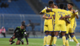 النصر يستغل غياب الهلال ويرتقي لصدارة الدوري السعودي