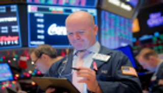 ارتفاعات قياسية للأسهم الأمريكية بعد التوصل لاتفاق تجارة مع الصين