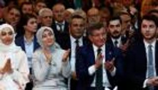 حزب داود أوغلو يثير قضية "مؤهل" أردوغان مجددا