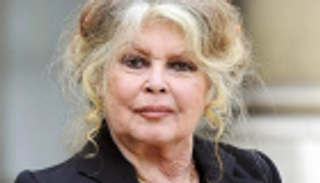 بريجيت باردو تعرض مساعدة كازاخستان في إنقاذ القطط والكلاب