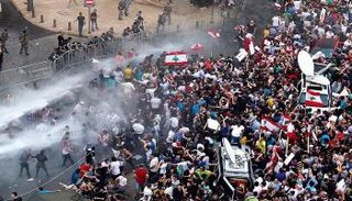 مواجهات بين قوى الأمن ومتظاهرين لبنانيين - أرشيفية