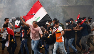 العراقيون يواصلون التظاهر لتحقيق مطالبهم