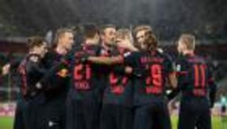 لايبزيج يواصل صدارته للدوري الألماني بثلاثية في فورتونا