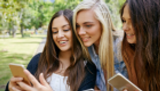 وسائل التواصل الاجتماعي تصيب المراهقين باضطرابات الأكل