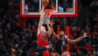 من مباراة شيكاغو بولز ولوس أنجلوس كليبرز