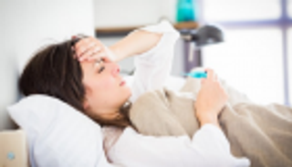 نصائح للحماية من الإنفلونزا.. لا تتحدث في هاتف العمل