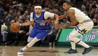 دالاس مافريكس وميلووكي باكس