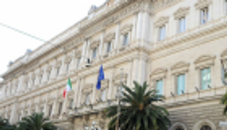 ديون إيطاليا تتخطى 2.7 تريليون دولار