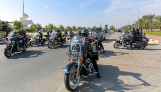 جانب من جولة الدراجات النارية بالإمارات