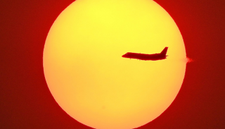 طائرة في سماء سيدني 4 ديسمبر 2019