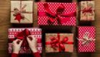 فن تقديم الهدايا.. إصلاح الأخطاء والتذكير بالحب أبرز الأسباب