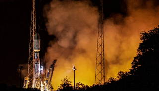 إطلاق "كيوبس" من قاعدة كورو الفرنسية