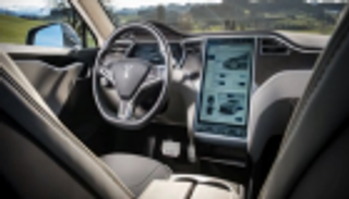 "تيسلا" تدرس خفض أسعار سياراتها المصنوعة في الصين