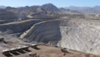 سنتامين وإنديفور.. عقبة جديدة أمام أكبر صفقات الذهب