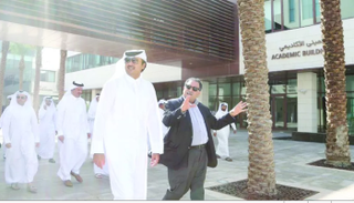 تميم بن حمد وعزمي بشارة - أرشيفية