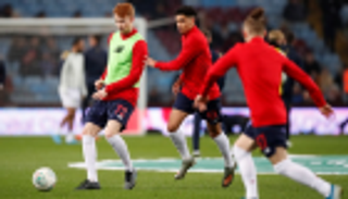 ليفربول يواجه أستون فيلا بأصغر تشكيلة في تاريخه