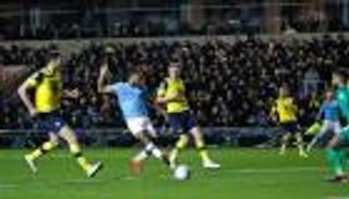 سترلينج يقود مانشستر سيتي لإنهاء مغامرة أكسفورد بكأس الرابطة