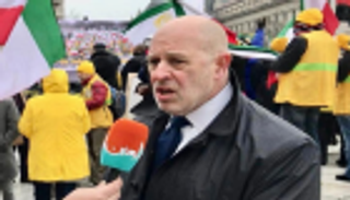 دبلوماسي أمريكي: "عزل ترامب" مسرحية هزلية للديمقراطيين