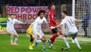 بين الحظ والإرادة.. بايرن ميونيخ يتخطى دورتموند في "البوندسليجا"