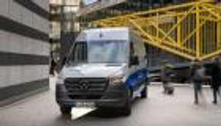 E Sprinter.. مرسيدس تطرح واحدة من أفضل سيارات الشحن الاقتصادي