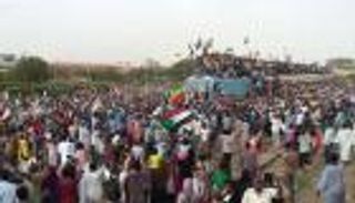 عام على ثورة السودان.. الخبز بعطبرة دون طوابير