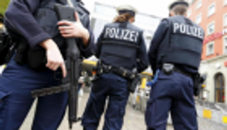 قبرص توقف 3 أشخاص على صلة بـ"حافلة التجسس"