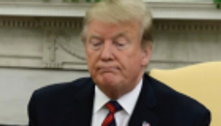 طلب شهادة مساعدي ترامب وسط رفض غالبية الأمريكيين عزله