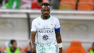 مدافع الأهلي السعودي يعلق على عودته للمباريات بعد غياب 9 أشهر