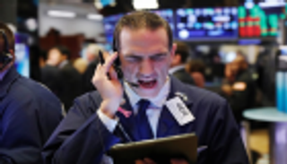 استمرار تفاؤل التجارة يقود وول ستريت لذروة جديدة عند الفتح