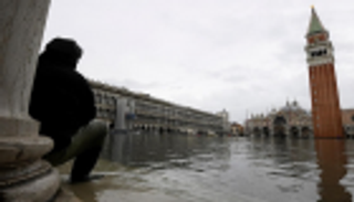 الفيضانات تعصف بنصف حجوزات فنادق البندقية بإيطاليا