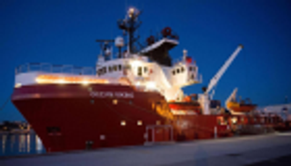 إنقاذ 112 مهاجرا بينهم حوامل قبالة ليبيا