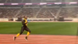 "ركض" بولت يزين افتتاح الاستاد الوطني في طوكيو