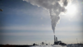 حكم تاريخي يجبر الحكومة الهولندية على خفض انبعاثات الكربون