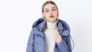 الجاكت المبطن الطويل.. موضة الشتاء لإطلالة دافئة 