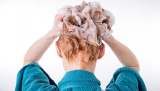 البارابين والبارافين تستخدمان في الشامبو وجل الاستحمام