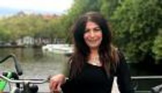 الفائزة بميدالية "الأوليمب" تدعو للاهتمام بترجمة الأدب المصري