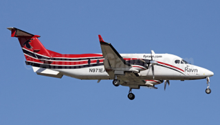 طائرة تابعة لشركة طيران "رافن إير"