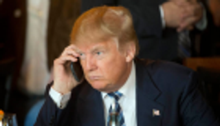 ثغرة أمنية في الهواتف تتيح تعقب ترامب وتهدد أمن أمريكا