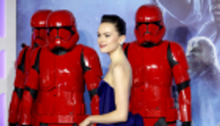 "ستار وورز" يهيمن على شباك التذاكر.. و"جومانجي" يلاحقه