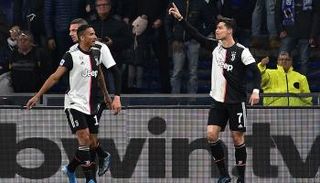 رونالدو مع رفاقه في اليوفي