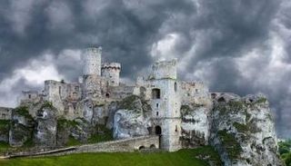 قلعة مسلسل "ذا ويتشر" البولندية أثير حولها الكثير من الأسئلة